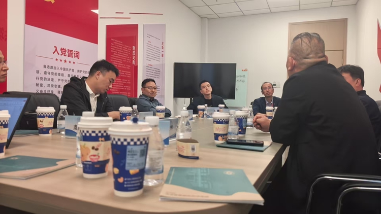 AI 通识课走进高中课堂｜荣森网络科技与高校专家齐聚宋剑湖高级中学，共探青少年人工智能素养培育